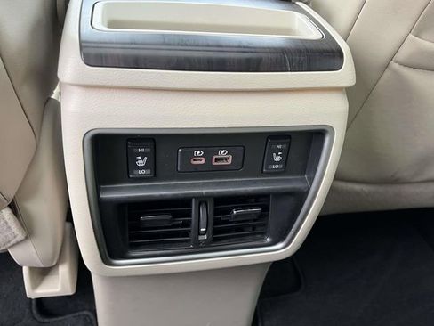 Used 2019 Nissan Murano Platinum image 16