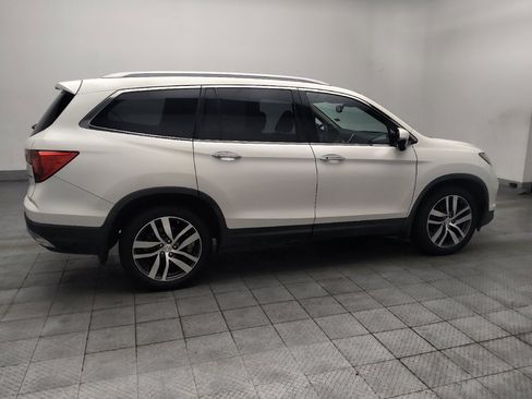 Used 2016 Honda Pilot Touring image 10