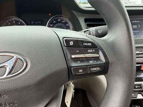 Used 2020 Hyundai Elantra SE FWD image 27