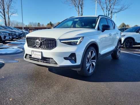 New 2026 Volvo XC40 B5 Ultra w/ Climate Package image 2