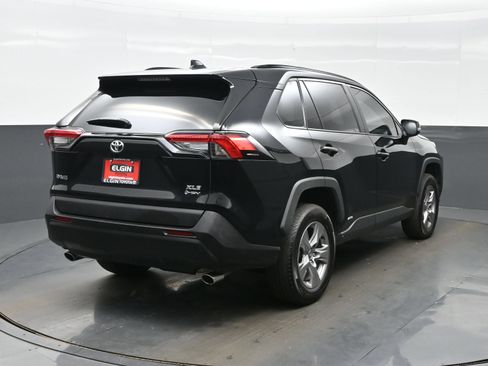 Used 2025 Toyota RAV4 XLE w/ Convenience Package AWD/4WD image 5