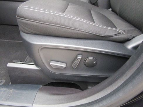 Used 2024 Ford Escape Active image 12