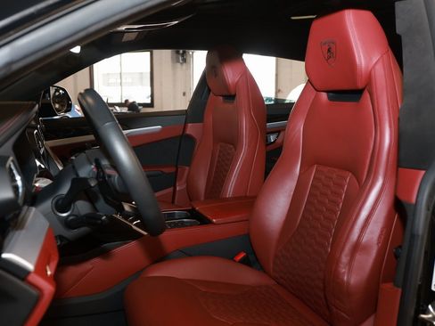 Used 2019 Lamborghini Urus image 11