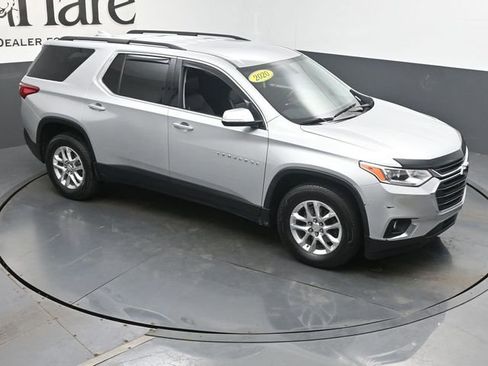 Used 2020 Chevrolet Traverse LT image 39