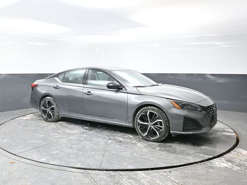 Used 2024 Nissan Altima 2.5 SR image 5