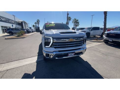 Used 2024 Chevrolet Silverado 2500 LTZ w/ LTZ Convenience Package image 2