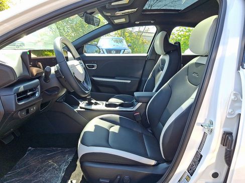 New 2025 Kia K4 GT-Line w/ GT-Line Premium Package image 13