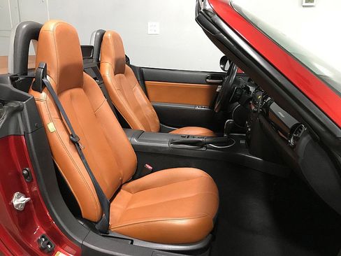 Used 2008 MAZDA MX-5 Miata Grand Touring w/ Premium Pkg RWD image 22