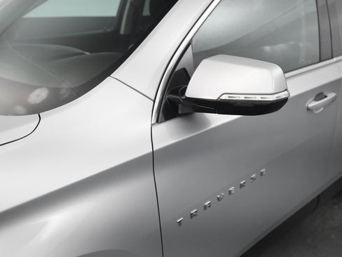 Used 2018 Chevrolet Traverse LT image 11