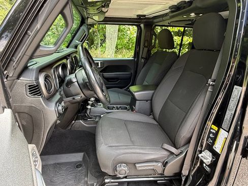 Used 2021 Jeep Gladiator Sport AWD/4WD image 12