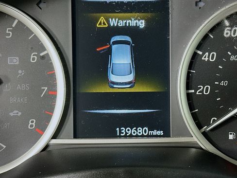 Used 2017 Nissan Sentra SV FWD image 18