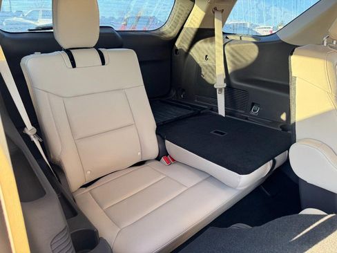 Used 2023 Ford Explorer Platinum w/ Technology Package image 11