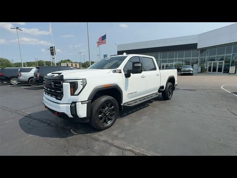 Certified 2024 GMC Sierra 2500 AT4 w/ Technology Package AWD/4WD image 4