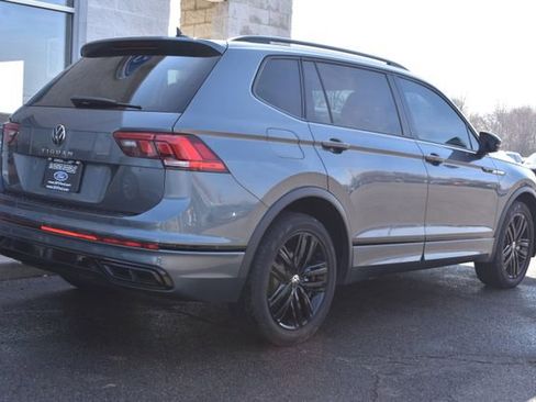 Used 2022 Volkswagen Tiguan SE R-Line FWD image 16