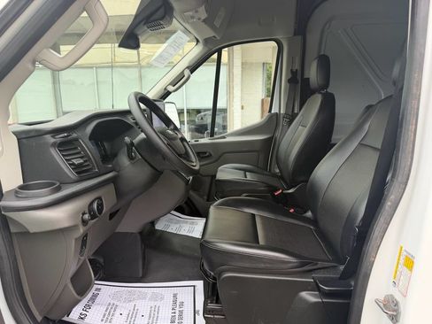 Used 2026 Ford Transit 250 148 Medium Roof RWD image 15
