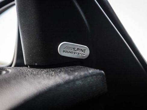 Used 2015 Chrysler 300 C RWD image 46