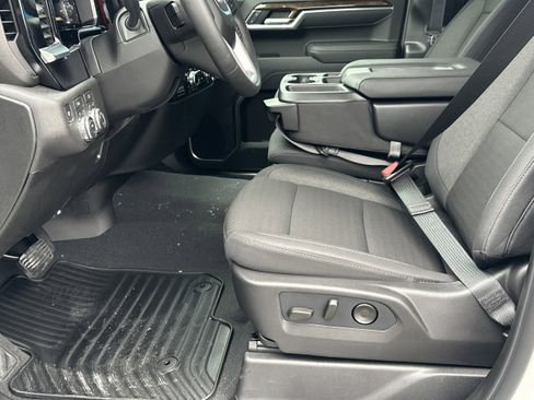 New 2026 GMC Sierra 1500 SLE w/ Preferred Package image 9