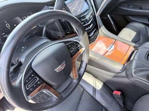 Used 2015 Cadillac Escalade Premium AWD/4WD image 17