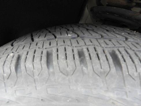 Used 2022 Buick Enclave Essence w/ Trailering Package, 5000 lbs. FWD image 13