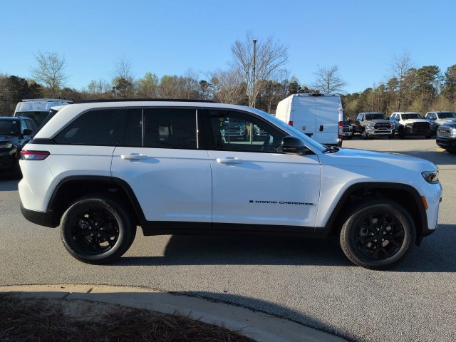 New 2026 Jeep Grand Cherokee Altitude RWD image 3