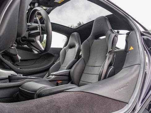 Used 2023 McLaren GT image 24
