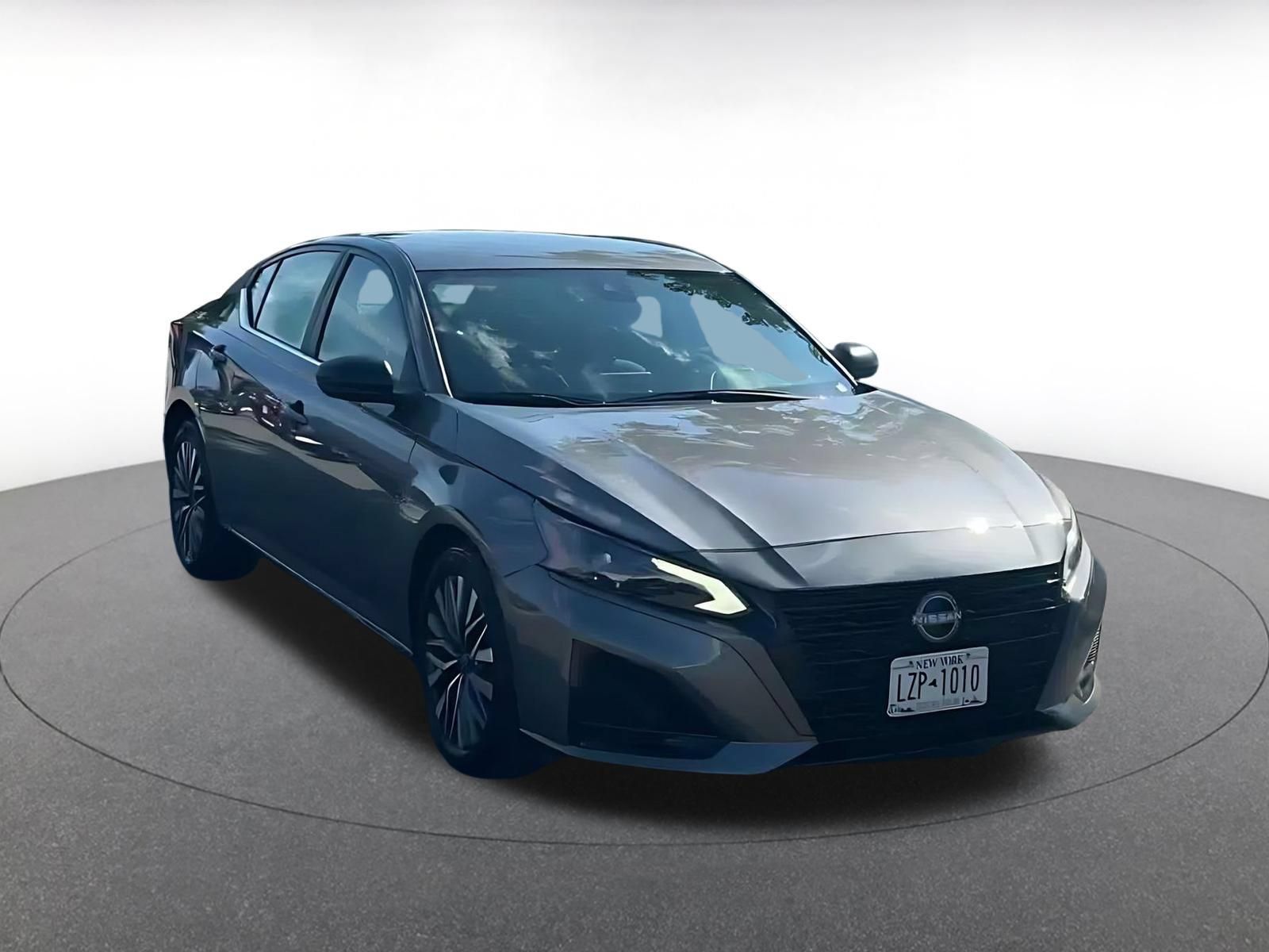 Used 2026 Nissan Altima 2.5 SV FWD image 3