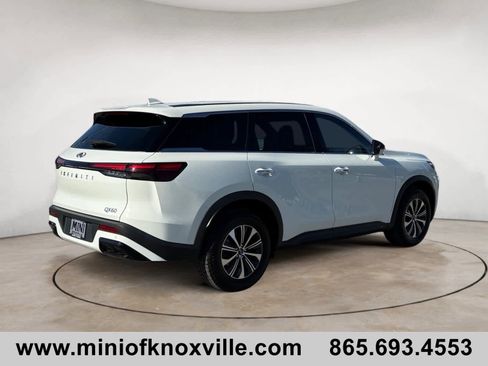 Used 2024 INFINITI QX60 Pure image 3