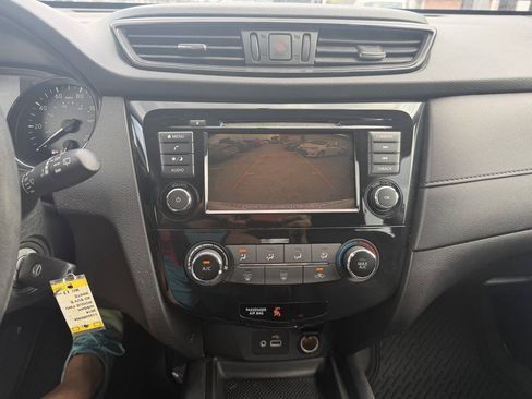 Used 2018 Nissan Rogue S FWD image 10