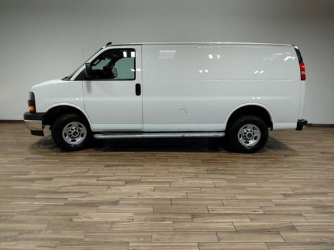 Used 2024 GMC Savana 2500 w/ Driver Convenience Package image 15