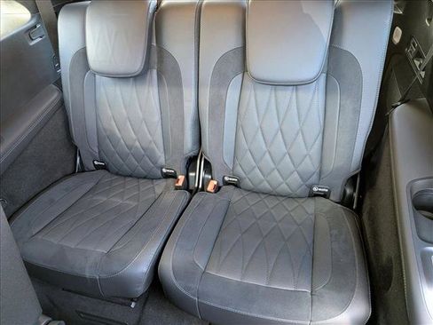 Used 2024 Mercedes-Benz GLS 63 AMG 4MATIC image 21