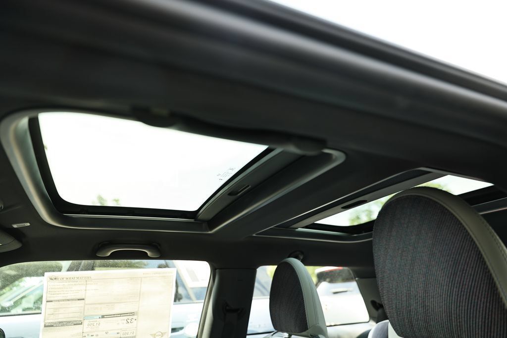 New 2026 MINI Cooper 2-Door Hardtop FWD image 19