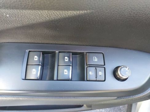 Used 2017 Toyota Highlander Limited AWD/4WD image 14