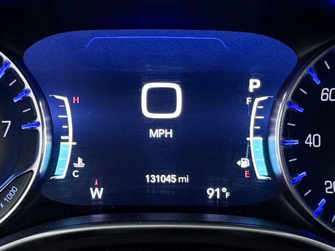 Used 2019 Chrysler Pacifica Limited FWD image 30