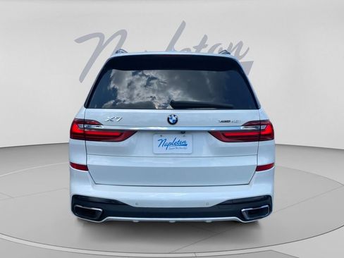 Used 2022 BMW X7 xDrive40i w/ M Sport Package AWD/4WD image 8