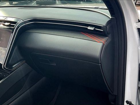 Used 2024 Hyundai Santa Cruz Limited image 14