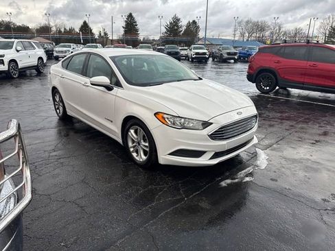 Used 2018 Ford Fusion SE image 4