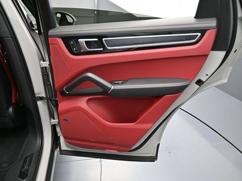 Certified 2023 Porsche Cayenne GTS AWD/4WD image 26