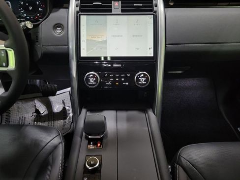 New 2026 Land Rover Discovery S AWD/4WD image 26