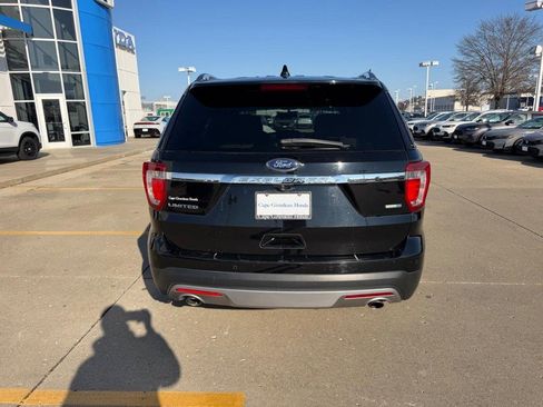 Used 2016 Ford Explorer Limited image 3