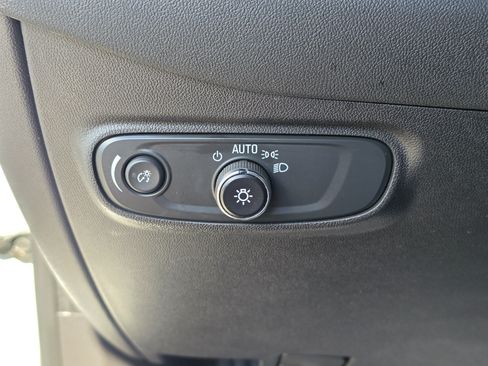 Used 2024 Chevrolet Equinox LT FWD image 32