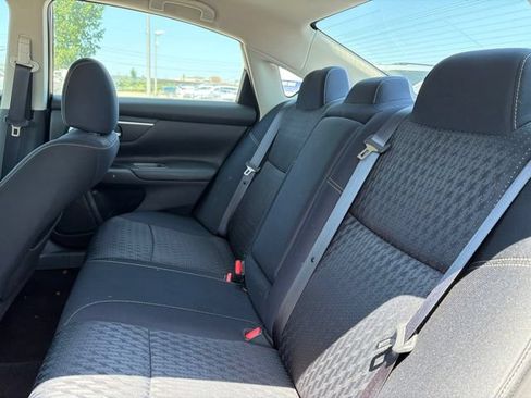 Used 2017 Nissan Altima 2.5 SV FWD image 21