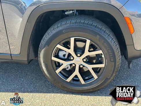 Certified 2025 Jeep Grand Cherokee Limited image 10