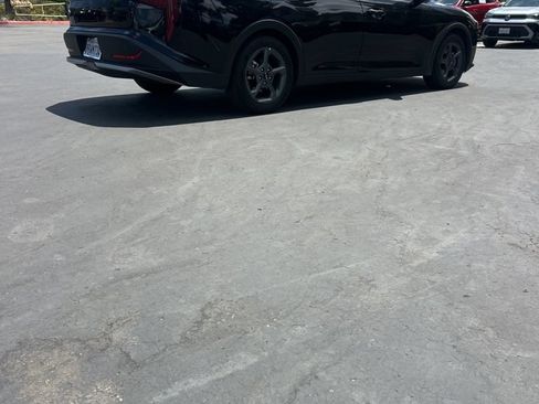 Used 2025 Kia K4 FWD image 6