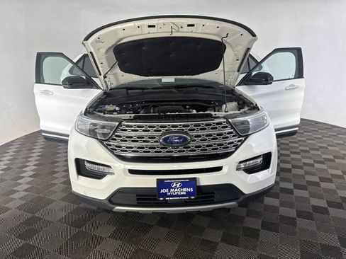 Used 2021 Ford Explorer Limited w/ Equipment Group 301A AWD/4WD image 12