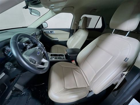 Used 2023 Ford Explorer XLT w/ Equipment Group 202A image 19