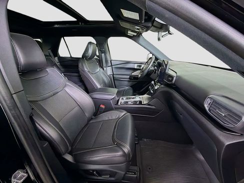 Used 2023 Ford Explorer ST w/ Technology Package image 31