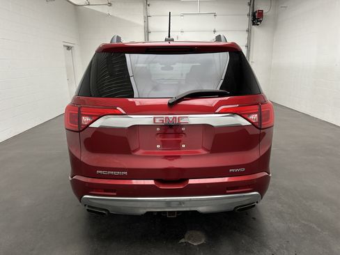 Used 2019 GMC Acadia Denali w/ Technology Package AWD/4WD image 9