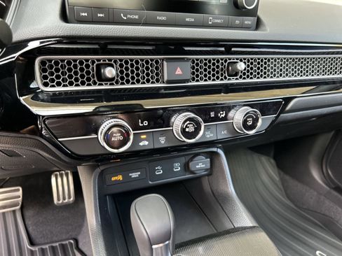 Used 2025 Honda Civic Sport image 17