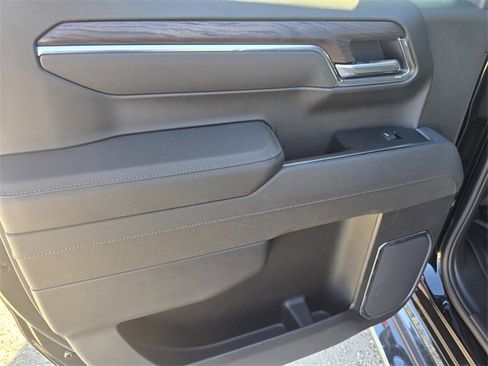 New 2026 GMC Sierra 1500 SLT image 11