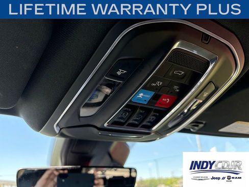 Used 2024 Jeep Wagoneer 4WD w/ Premium Group I image 18